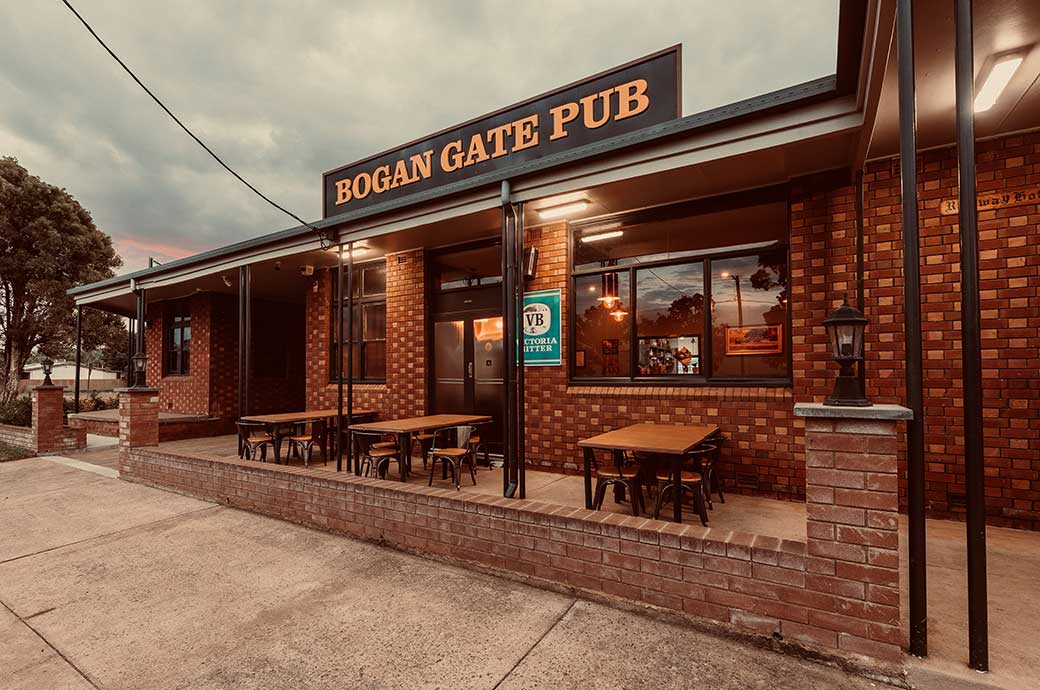 Bogan Gate Pub Exterior designed by Peter Jay